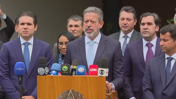 lira-oficializa-apoio-a-hugo-motta-para-a-presidencia-da-camara-dos-deputados