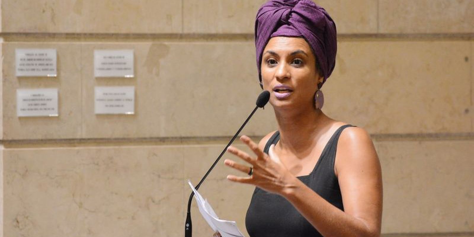 movimentos-sociais-fazem-homenagem-a-vereadora-marielle-franco