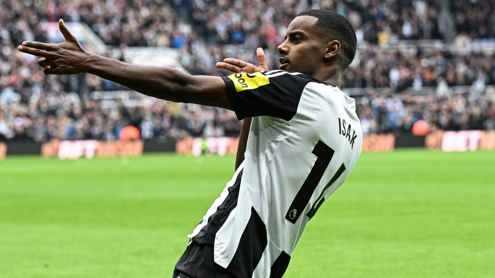 premier-league:-arsenal-perde-para-newcastle-e-se-afasta-da-briga-pela-lideranca