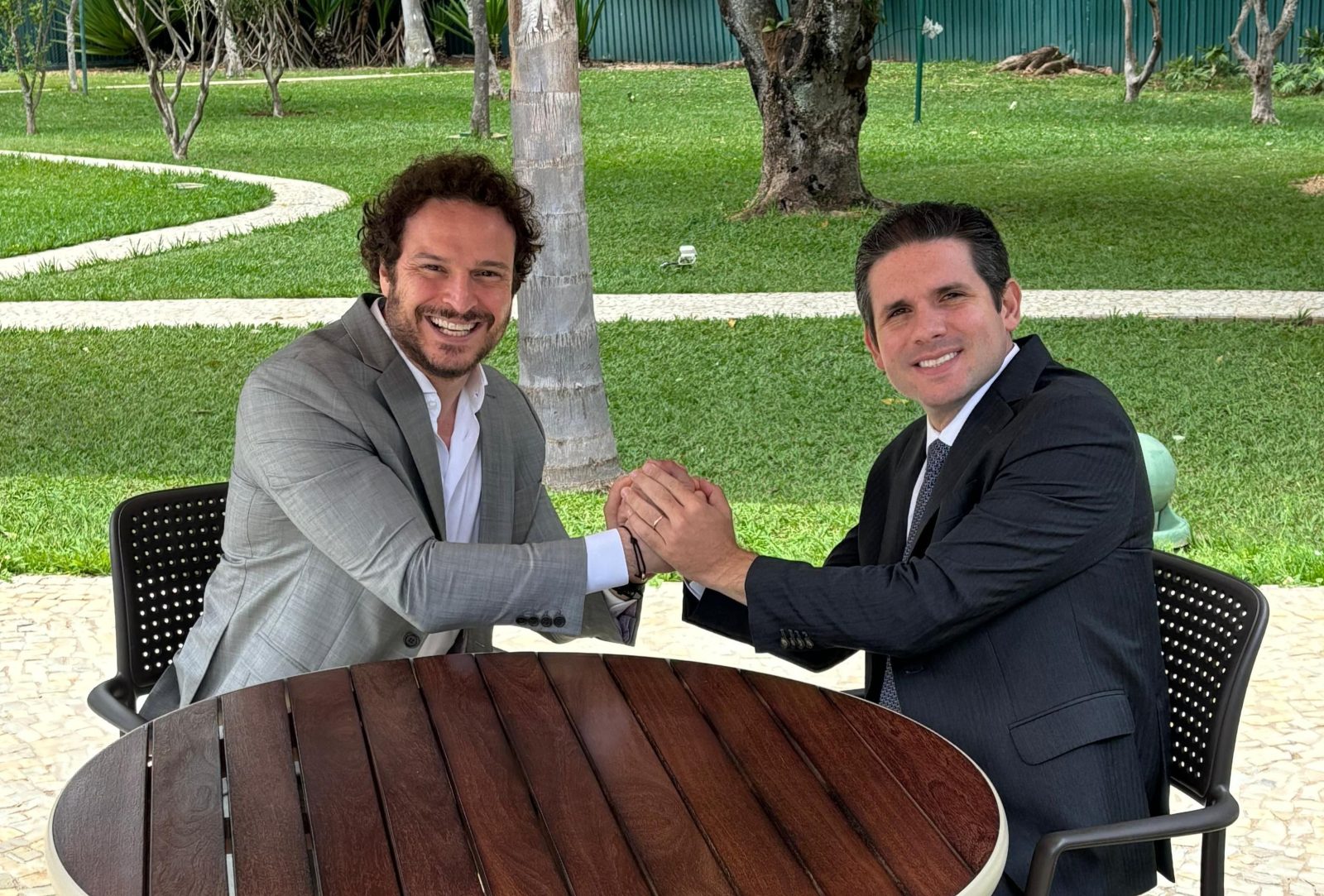 com-seis-deputados,-rede-e-prd-confirmam-apoio-a-motta-na-camara