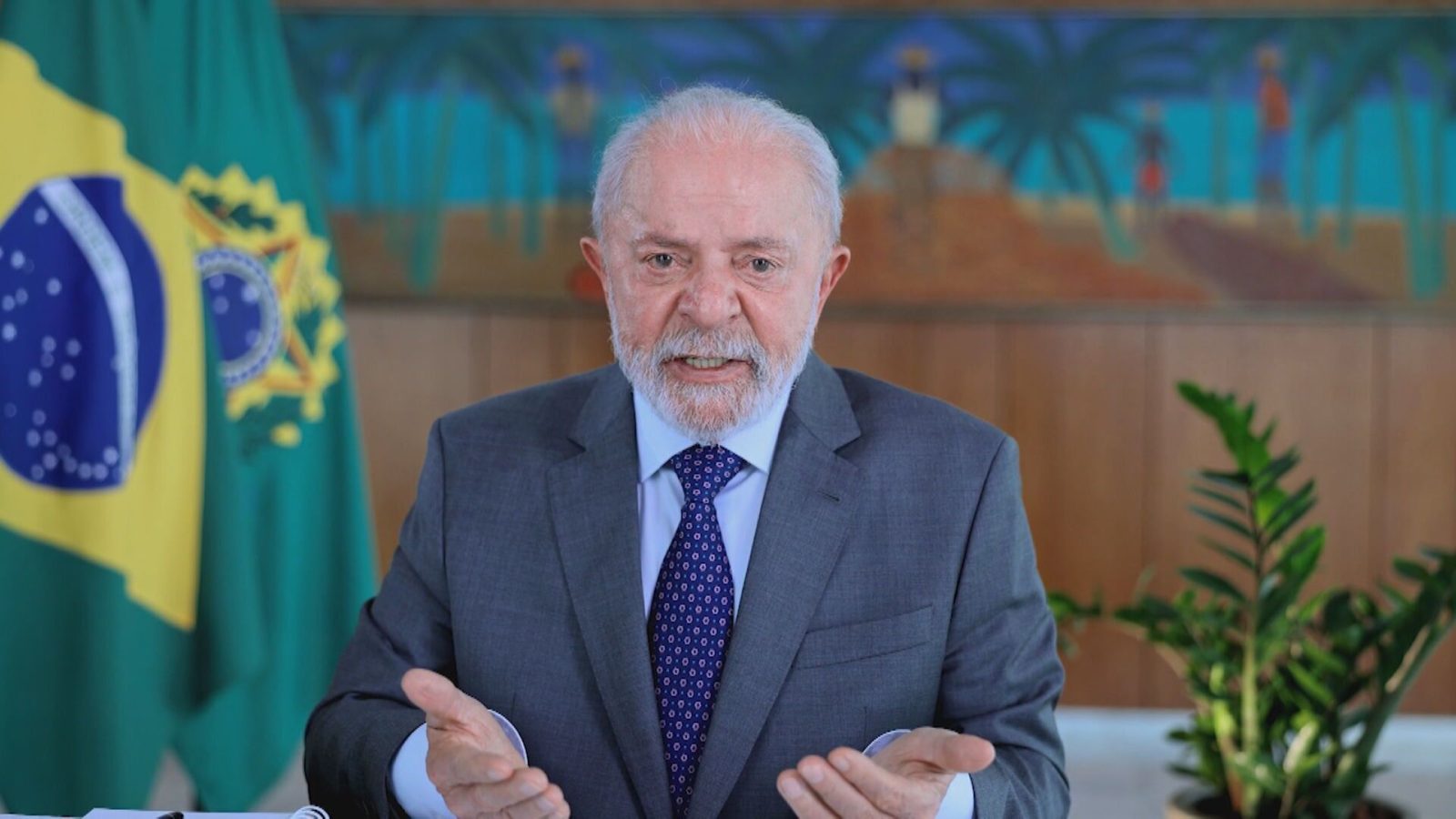 “manter-a-floresta-em-pe-custa-dinheiro”,-diz-lula-a-cnn