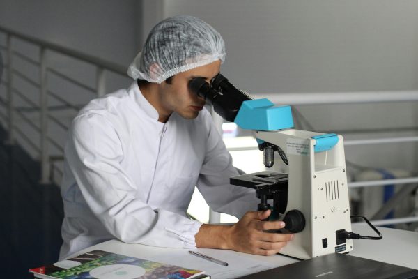 novo-estudo-descobre-como-celulas-cancerigenas-escapam-do-sistema-imune
