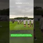 depay-da-drible-humilhante-em-caetano-no-treino-do-corinthians;-veja