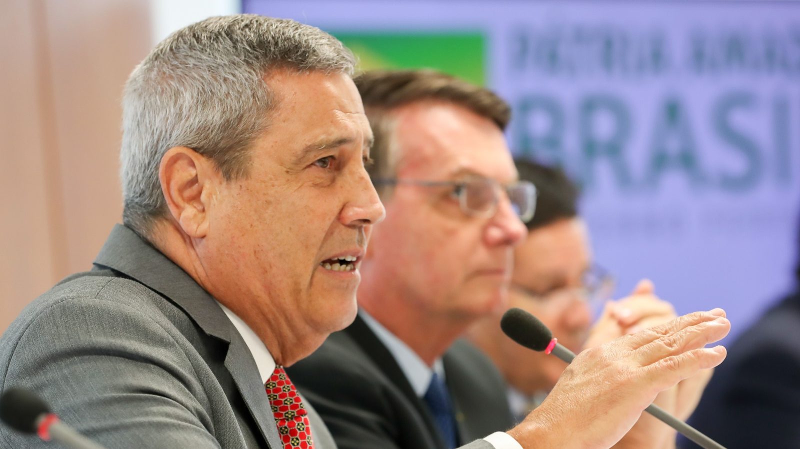 indiciados-pela-pf,-ex-ministros-de-bolsonaro-optam-pelo-silencio