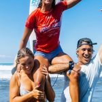 luana-silva-bate-japonesa-e-fatura-titulo-do-mundial-junior-de-surfe