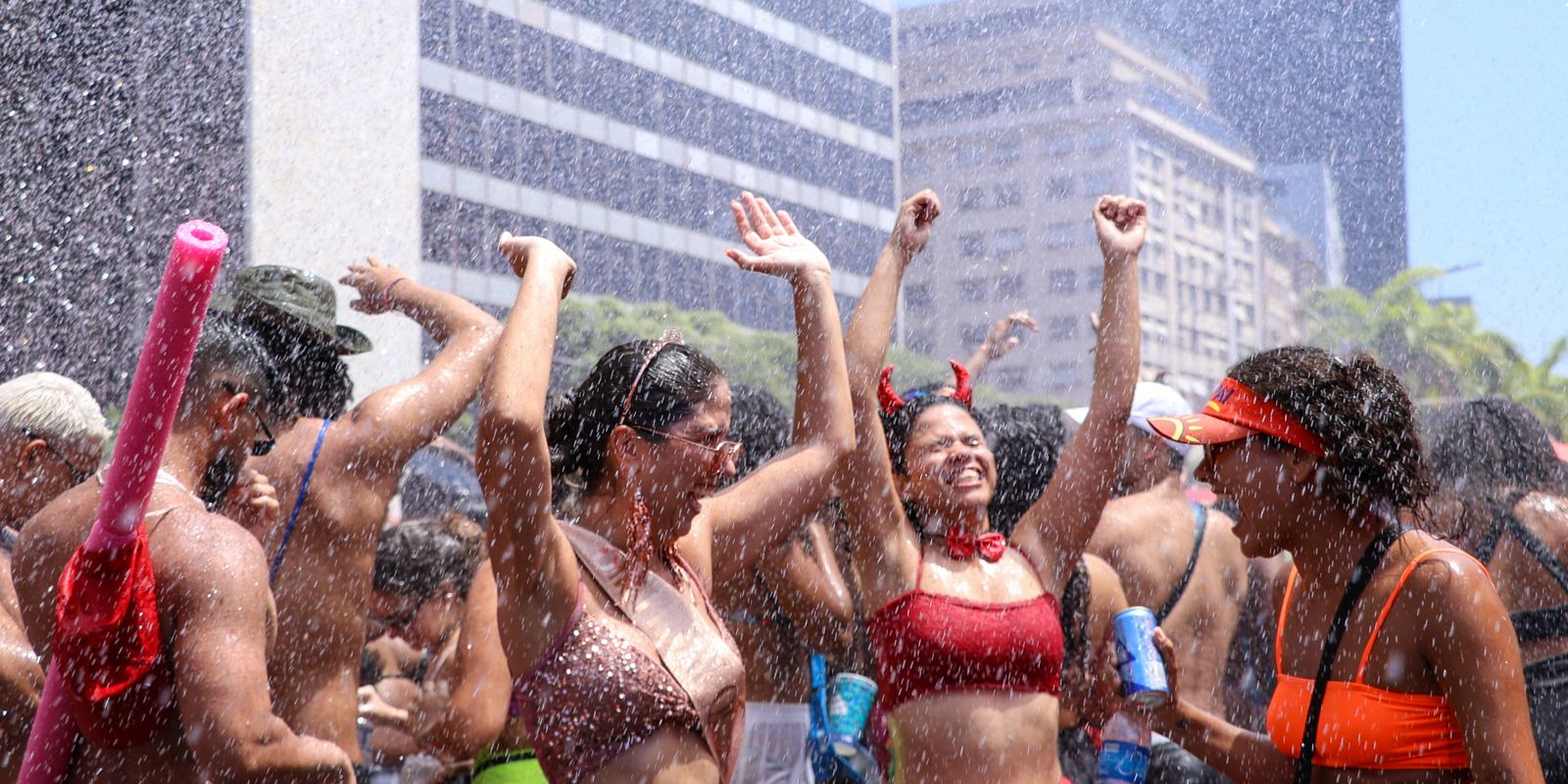 dezenas-de-blocos-de-rua-se-apesentam-neste-final-de-semana-no-rio