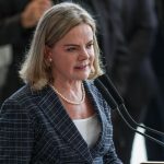 gleisi-assume-articulacao-com-desafio-imediato-de-aprovar-orcamento