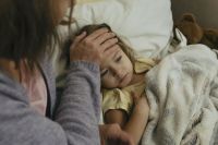 maes-vacinadas-contra-covid-19-protegem-bebes-com-aleitamento-exclusivo