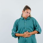 constipacao-intestinal:-o-que-e,-sintomas-e-como-aliviar