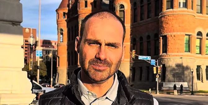 eduardo-bolsonaro-anuncia-licenca-temporaria-de-mandato-sem-remuneracao