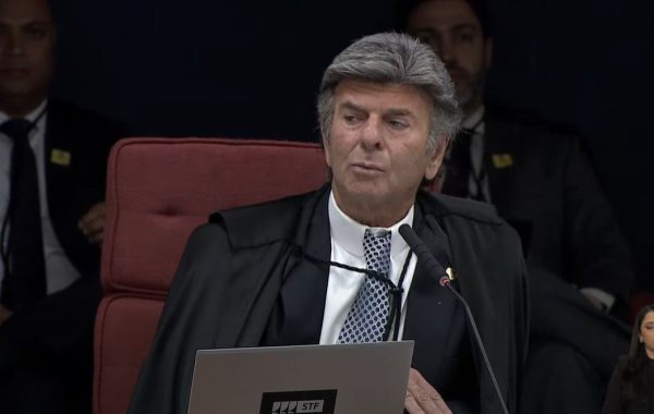fux-diverge-de-moraes-e-vota-para-levar-o-julgamento-ao-plenario