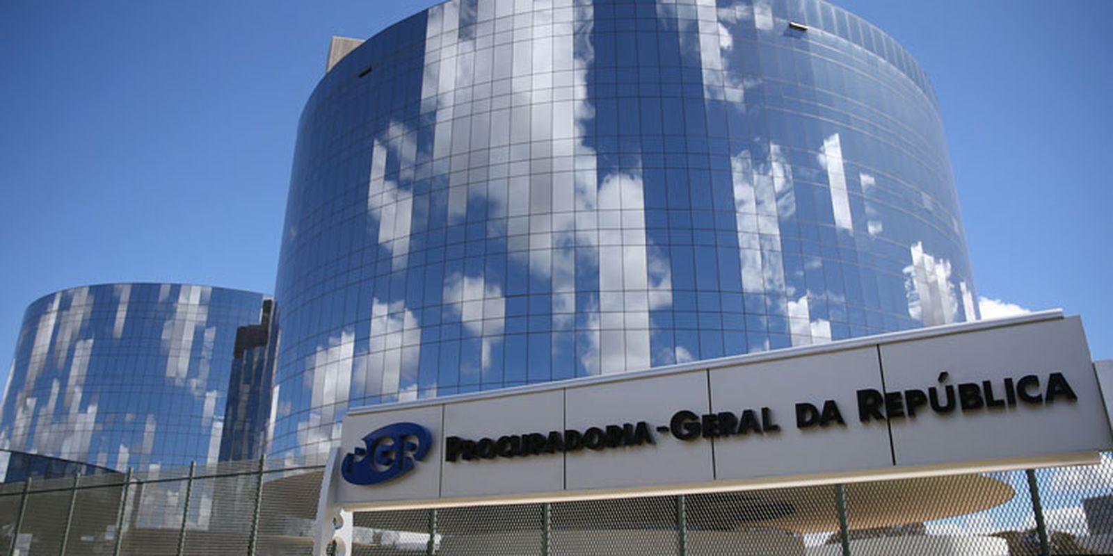mpf-arquiva-investigacao-contra-bolsonaro-sobre-importunacao-de-baleia