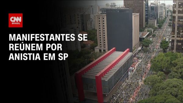 bolsonaro-volta-a-usar-colete-a-prova-de-balas-em-ato-pro-anistia-em-sp