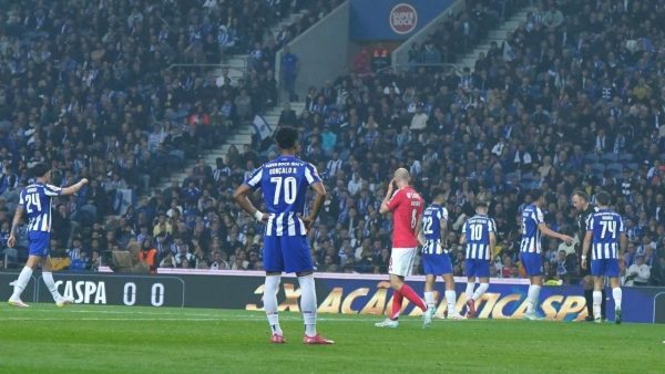 jogadores-do-porto-recebem-castigo-inusitado-apos-goleada-para-o-benfica