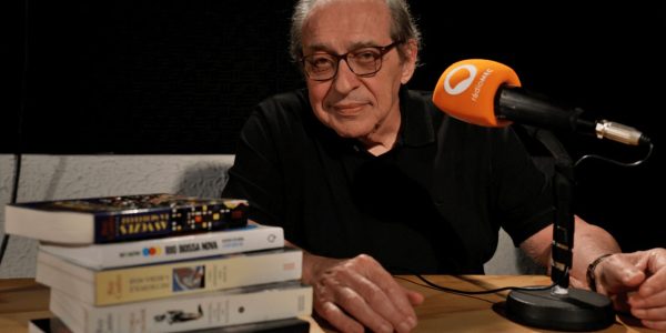 radio-mec-estreia-serie-original-de-ruy-castro-sobre-boleros-e-tangos