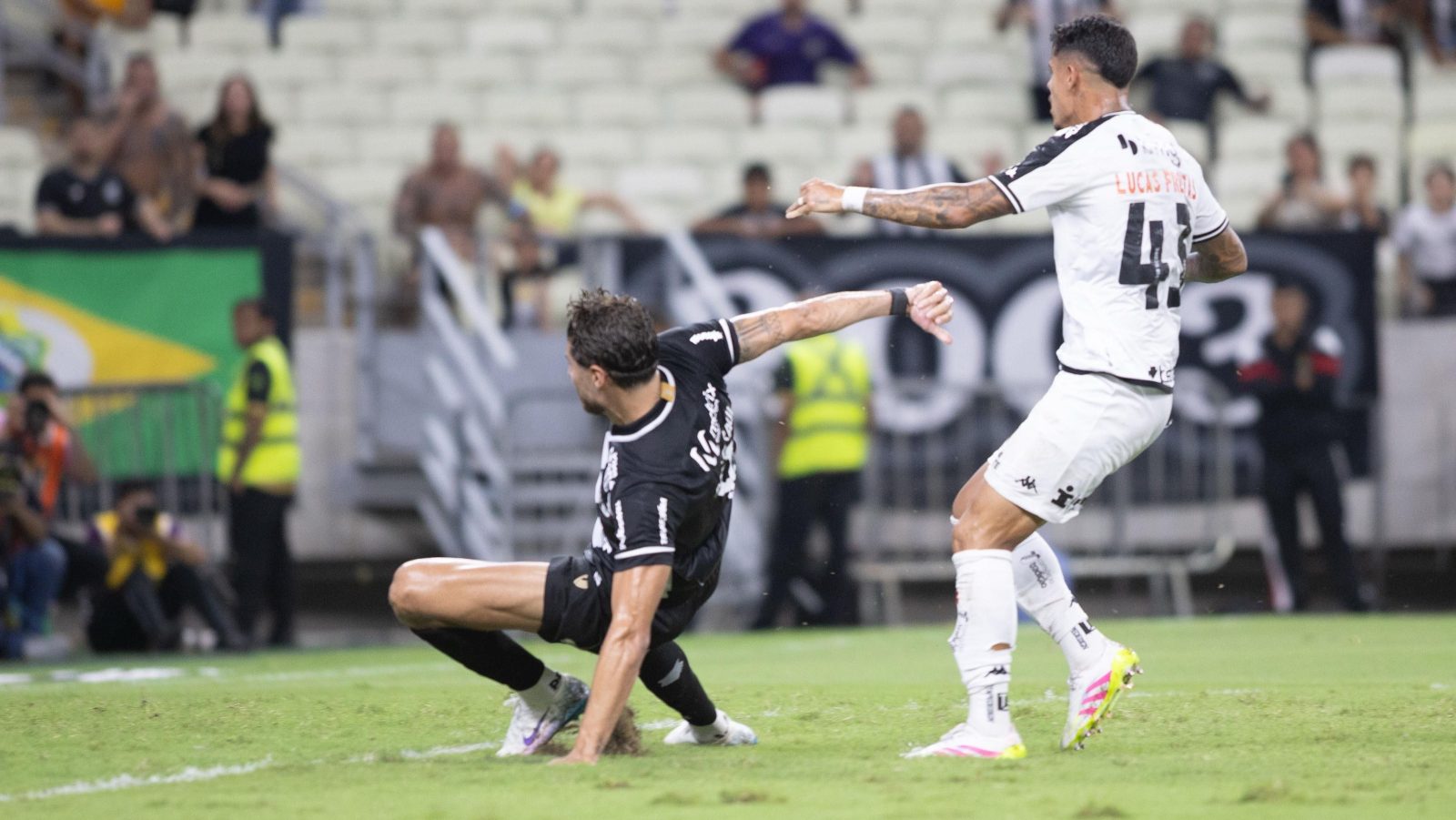 lei-do-ex-funciona,-e-ceara-vence-vasco-pelo-brasileirao
