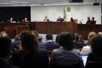 bolsonaro-permanece-na-uti-e-segue-sem-previsao-de-alta,-diz-equipe-medica