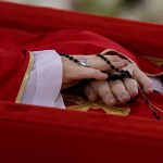 argentina-se-despede-do-papa-francisco-com-“abraco-simbolico”-em-missa