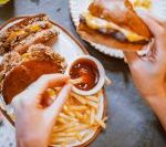 plasticos-comuns-estao-associados-a-10%-das-mortes-cardiacas,-diz-estudo