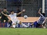 com-penalti-polemico,-bahia-larga-na-frente-do-paysandu-pela-copa-do-brasil