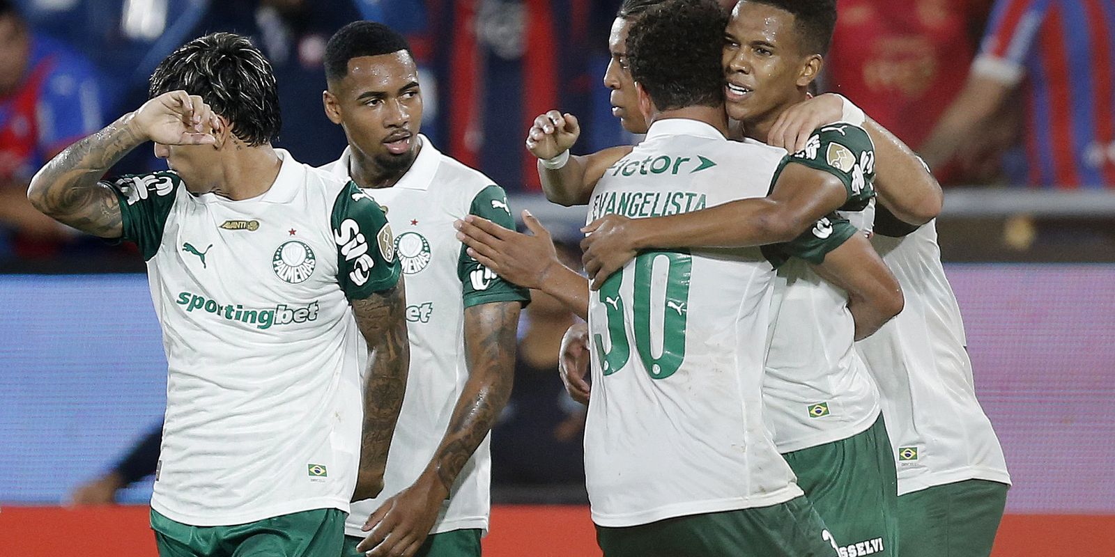 libertadores:-palmeiras-vence-cerro-e-garante-classificacao-antecipada