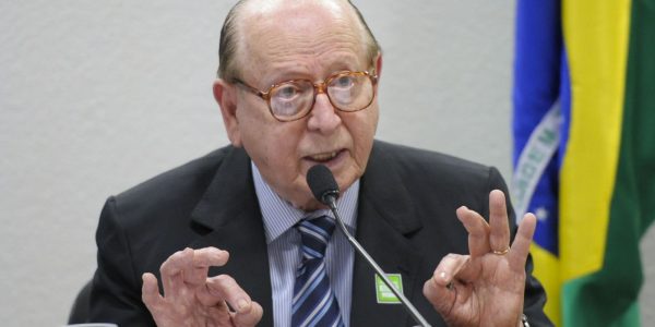 morre-no-rio,-aos-97-anos,-o-escritor-e-gramatico-evanildo-bechara