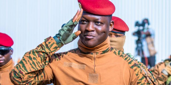 lider-anti-imperialista-em-burkina-faso,-traore-se-destaca-na-africa