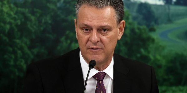 combate-a-gripe-aviaria-mostra-eficiencia-do-brasil,-diz-ministro