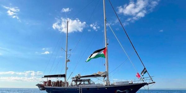 barco com-ativistas-esta-a-48-horas-de-gaza-com-ajuda-humanitaria