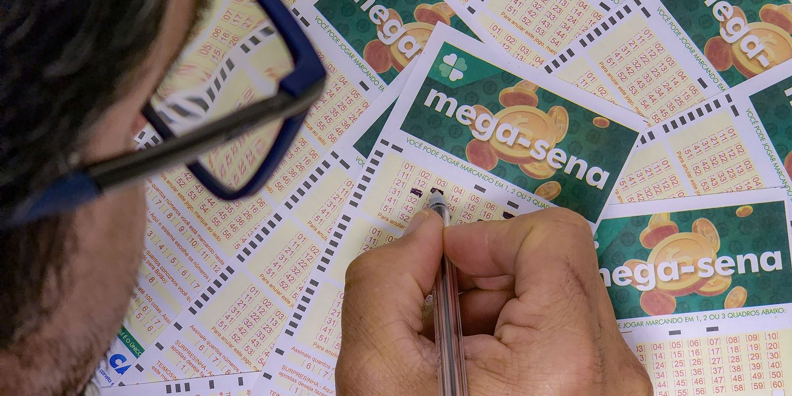 mega-sena-acumula-e-premio-principal-vai-para-r$-45-milhoes