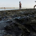 estrangeiros-atrasam-investigacao-sobre-oleo-no-litoral-do-nordeste