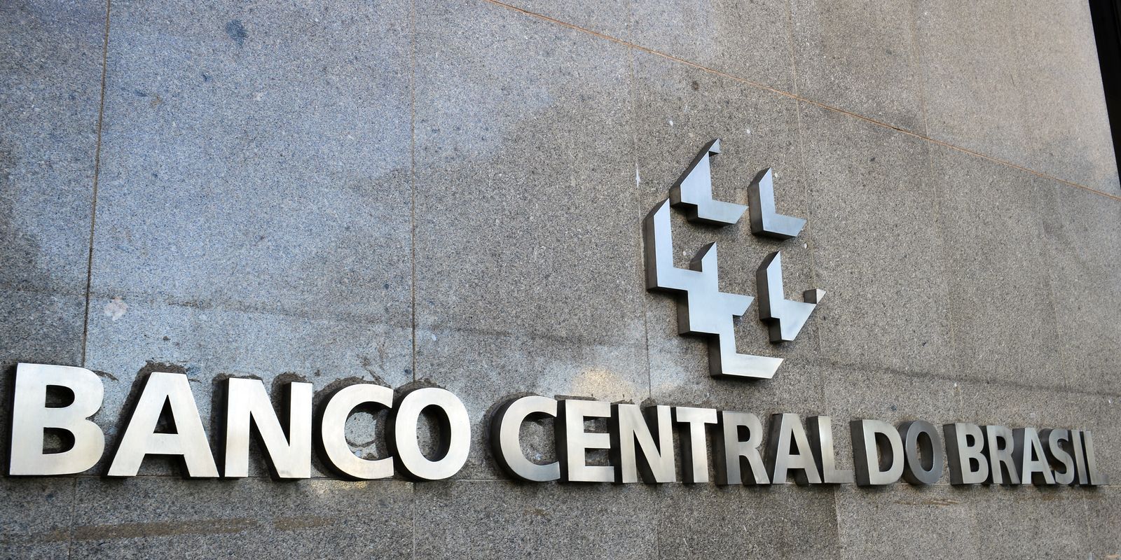 mercado-financeiro-reduz-projecao-de-inflacao-para-5,17%-em-2025