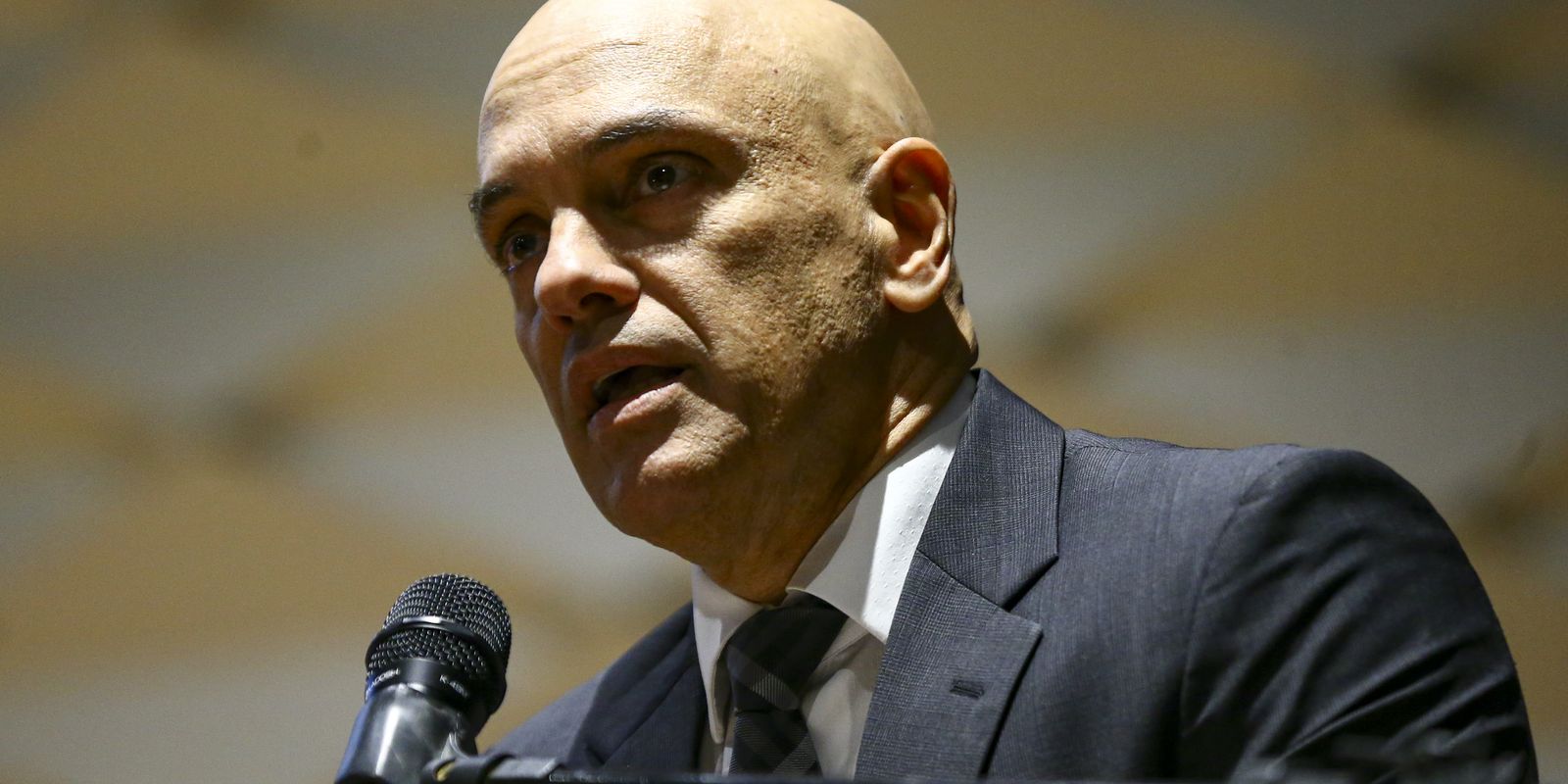 eua-revogam-visto-de-moraes,-familiares-e-“aliados-na-corte”