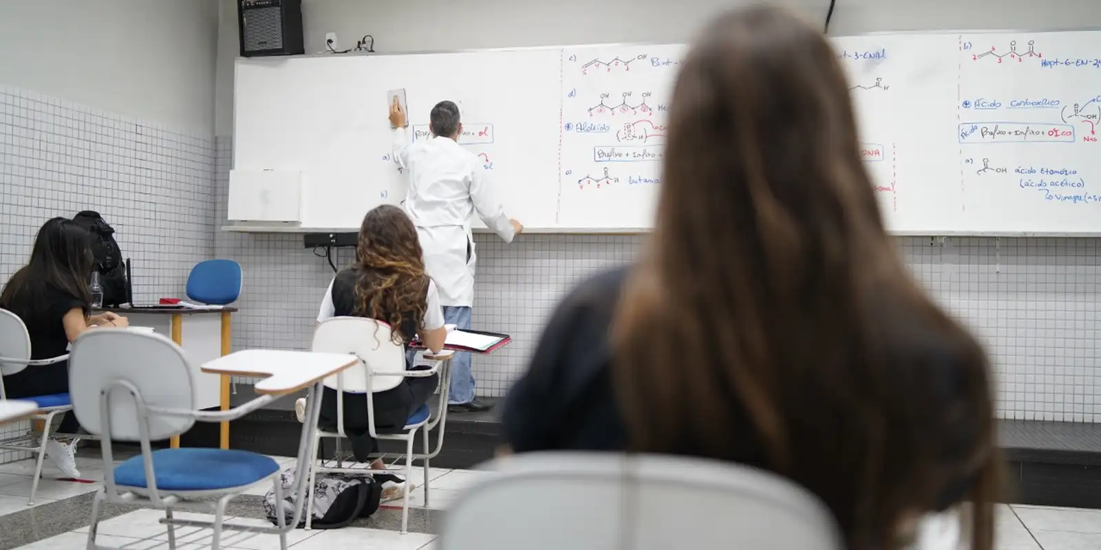 premio-jovem-cientista-recebe-inscricoes-ate-dia-31
