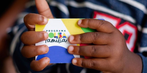 caixa-paga-bolsa-familia-a-beneficiarios-com-nis-de-final-6