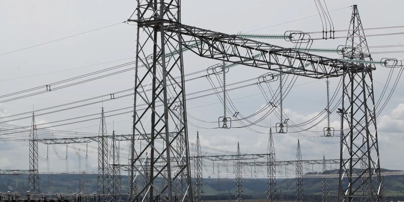 hitachi-anuncia-nova-fabrica-visando-data-centers-e-energia-renovavel