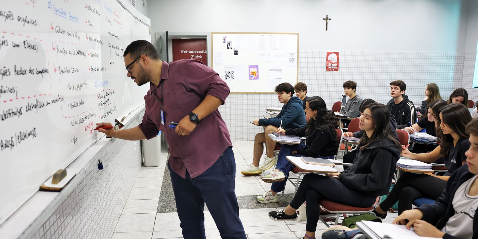numero-de-professores-temporarios-no-brasil-e-maior-que-na-ocde