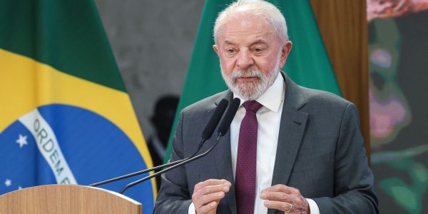 fome-e-irma-da-guerra,-diz-lula-no-forum-mundial-da-alimentacao