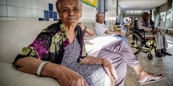 tema-da-redacao-do-enem-ajuda-a-debater-etarismo,-dizem-professores 
