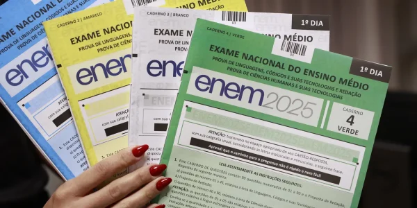 tv-brasil-acompanha-ao-vivo-segundo-dia-do-enem-com-boletins
