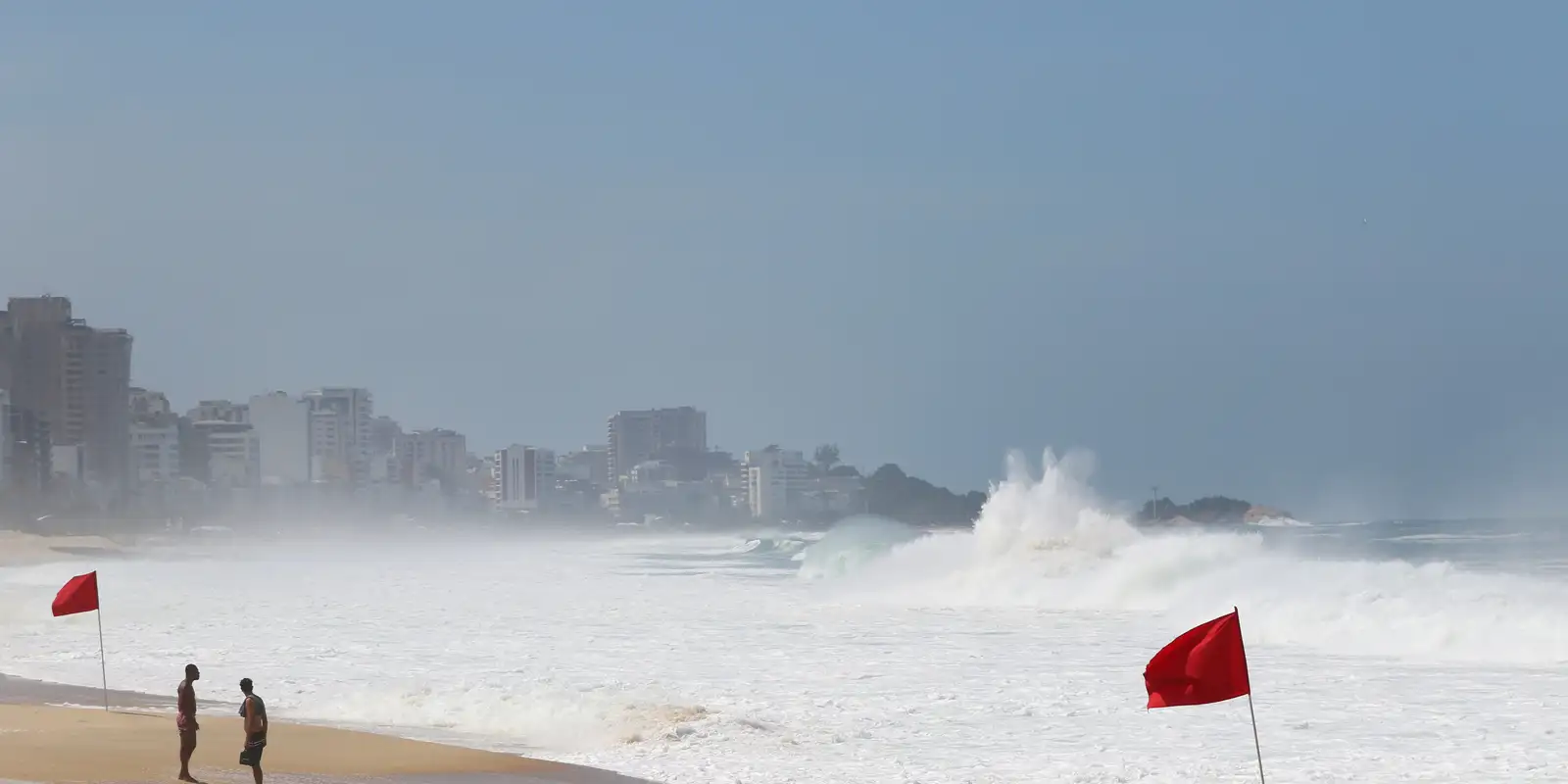 rio-tem-novo-alerta-de-ressaca-neste-fim-de-semana