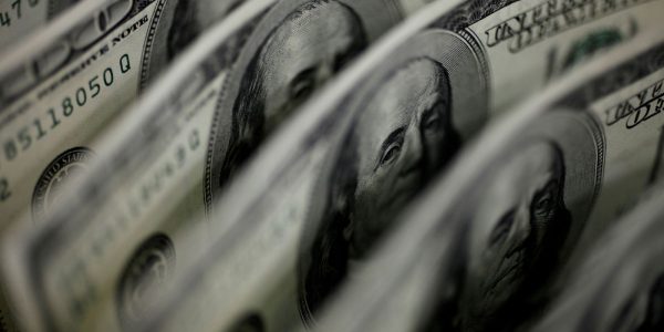 dolar-sobe-para-r$-5,24-apos-indicacao-de-trump-ao-bc-dos-eua