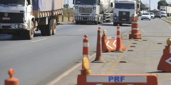 prf:-quase-44%-das-mortes-nas-estradas-envolvem-veiculos-de-carga
