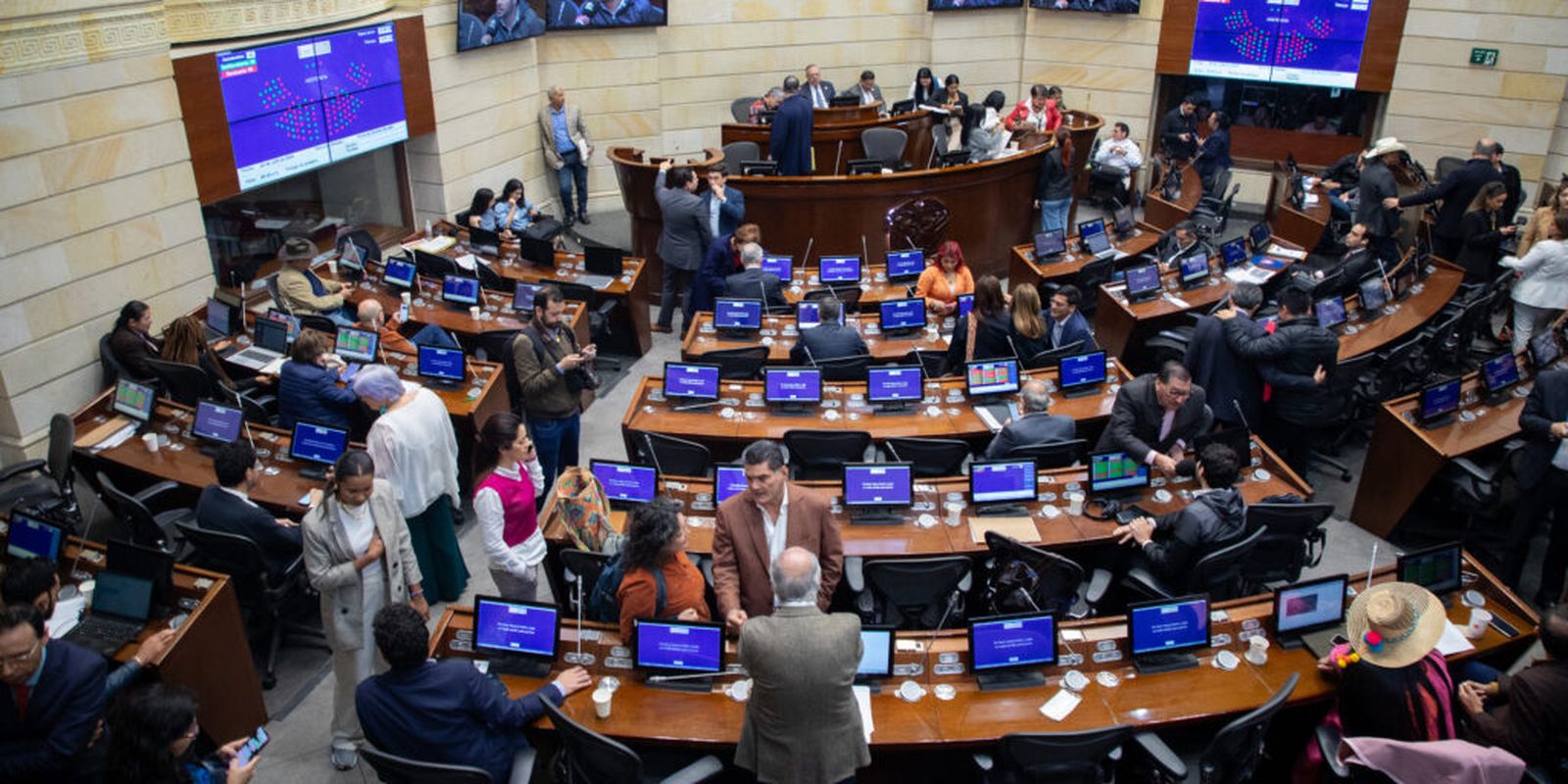 partido-progressista-da-colombia,-pacto-historico-elege-13-senadoras