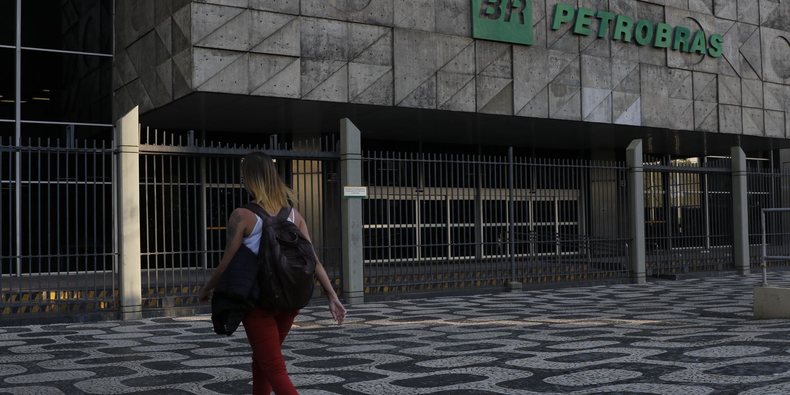 petrobras-diz-que-pode-reduzir-impacto-da-alta-do-petroleo-no-brasil