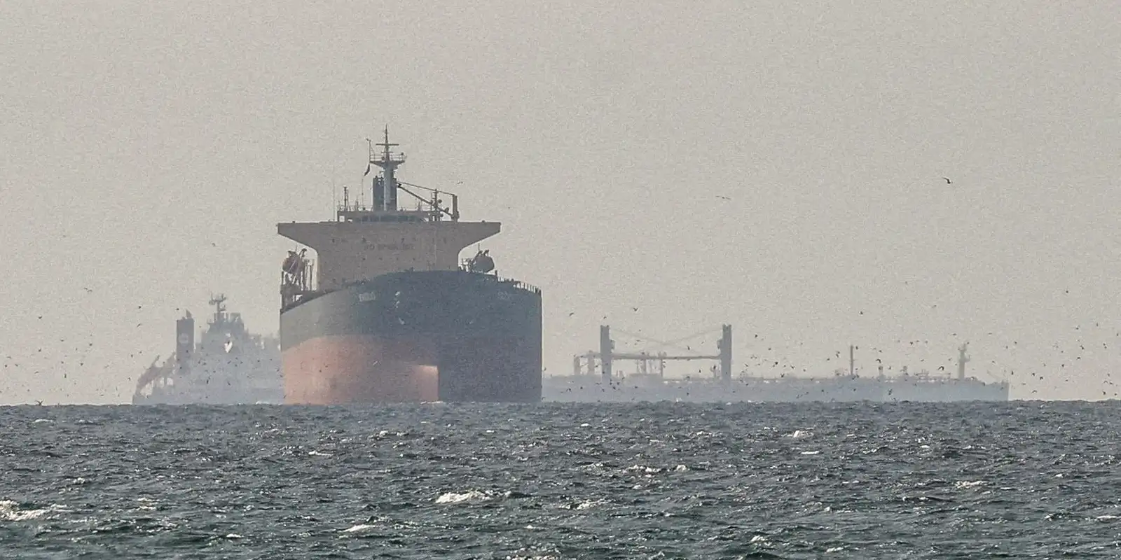 emirados-arabes-unidos-reclamam-que-ormuz-segue-controlado-pelo-ira