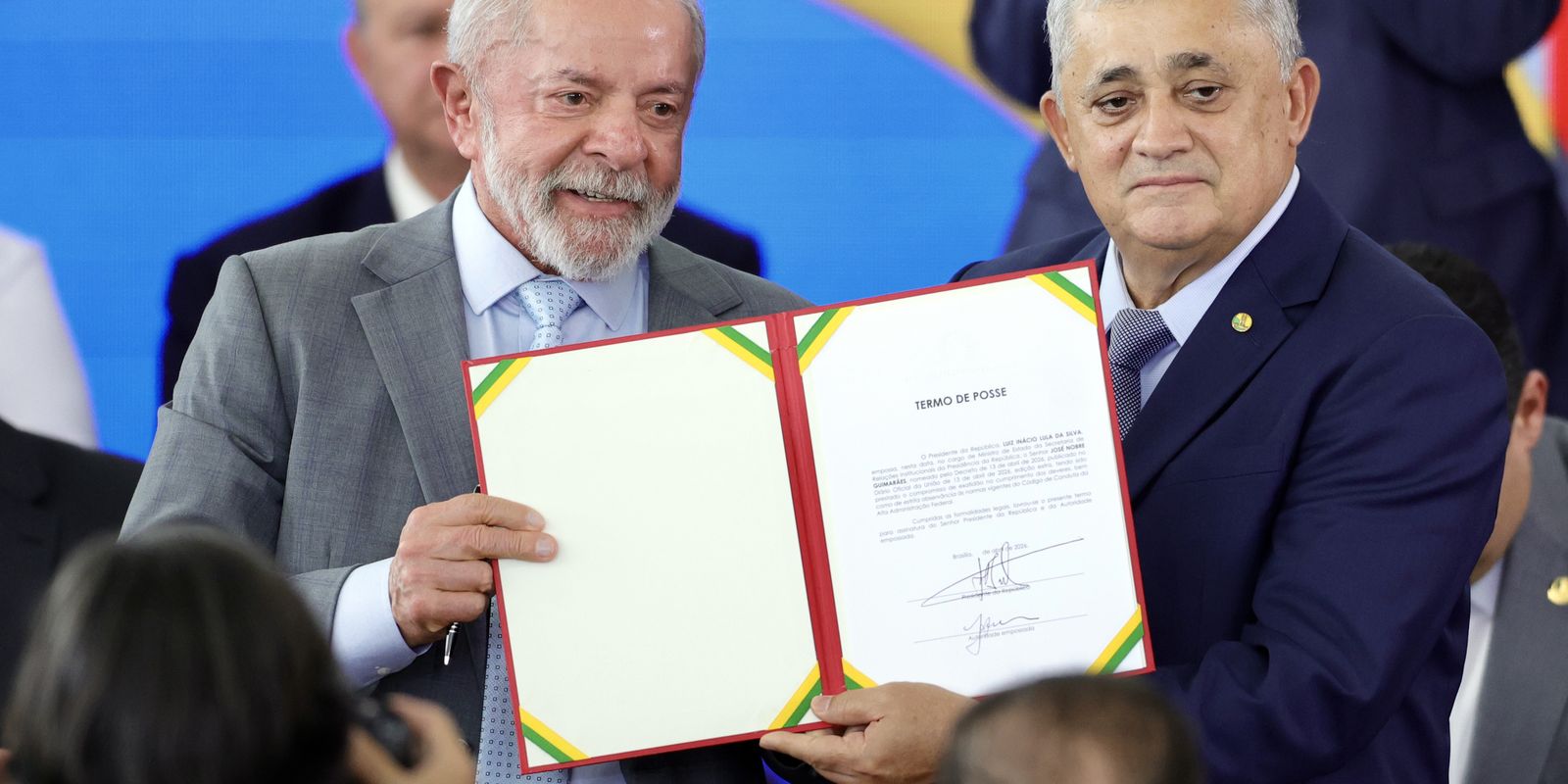 jose-guimaraes-assume-ministerio-e-fala-em-“derrotar-o-fascismo”