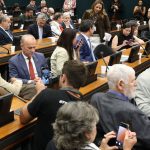 pedido-de-vista-adia-votacao-da-pec-do-fim-da-6×1-na-ccj-da-camara