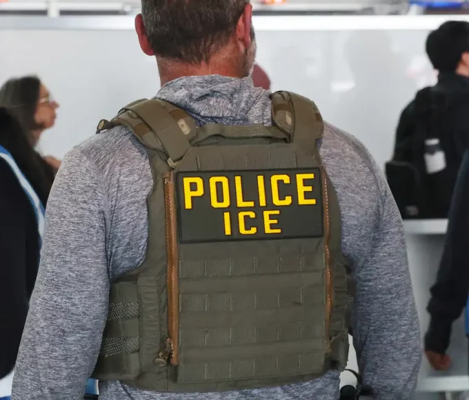 eua-pedem-saida-de-“funcionario-brasileiro”-por-manipular-imigracao