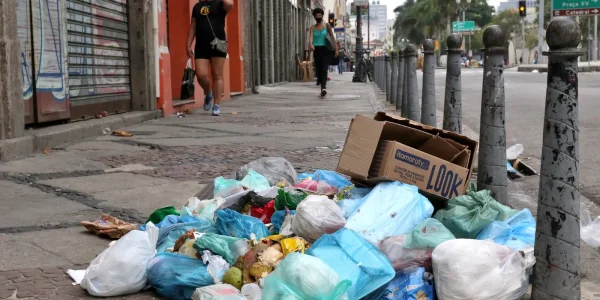 camara-aprova-multa-para-quem-descartar-lixo-em-vias-publicas